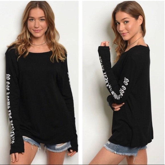 Tops - 💔SOLD 💔Old English long sleeve top